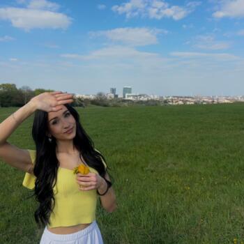 Babysitter Prague: Adina