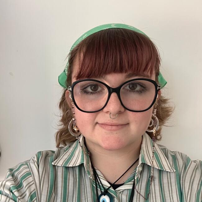 Babysitter in Lunel: Lee-Lou