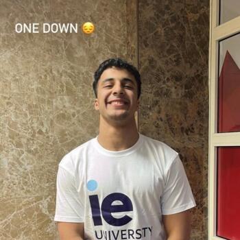 Babysitter Cairo: Khaled