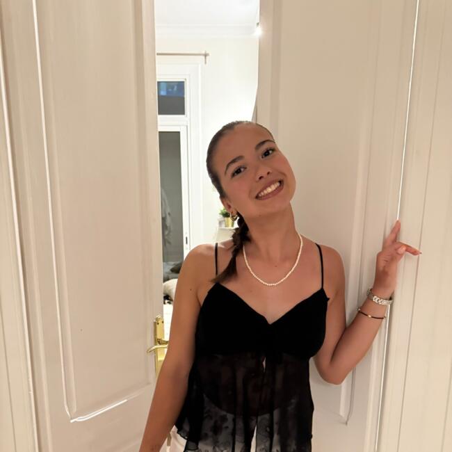 Babysitter in Rome: Sara