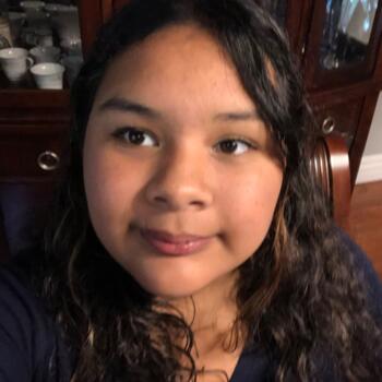 Babysitter in Surrey: Sofia