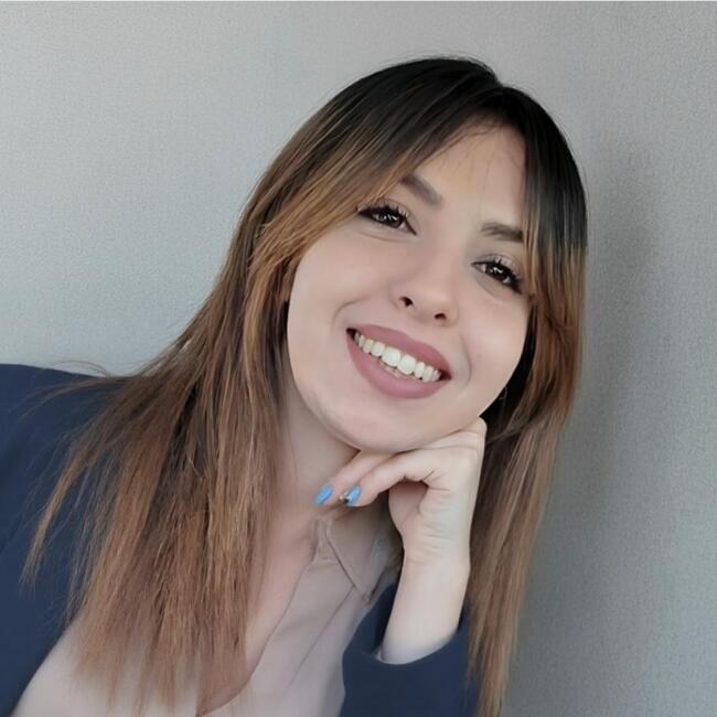 Babysitter in Marseille: Nabila