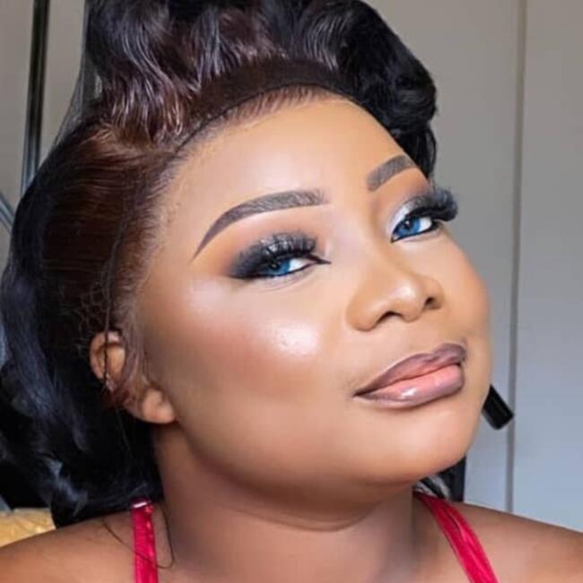 Babysitter in Saran: Gina