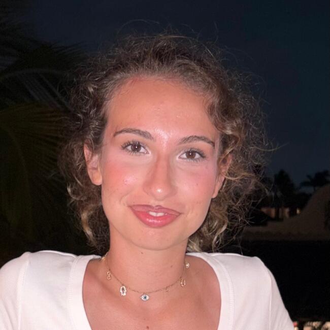 Babysitter in Gagny: Anais