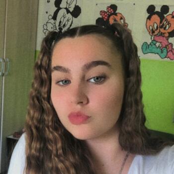 Baby-sitter in Bourges: Lea