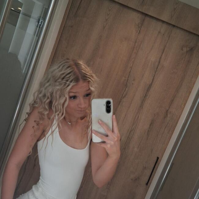 Babysitter in Warrington: Holly
