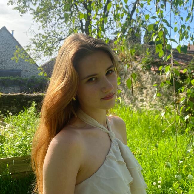 Babysitter in Saint-Sébastien: Leiya