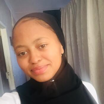 Babysitter in Cape Town: Taurah