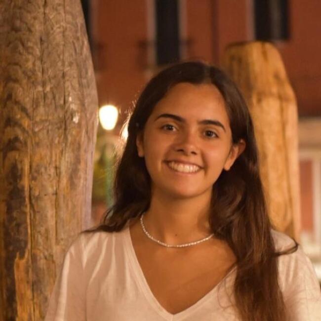 Babysitter in Sintra: Inês