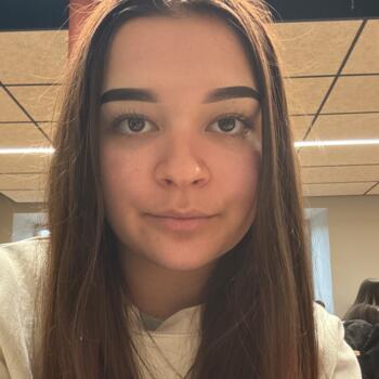 בייביסיטר ב- שטרסבורג: Pauline