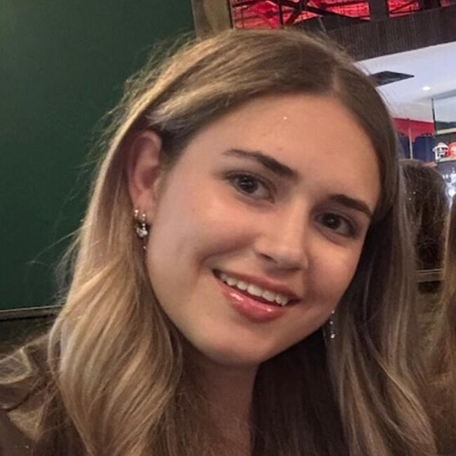 Babysitter in Perth: Mikaela