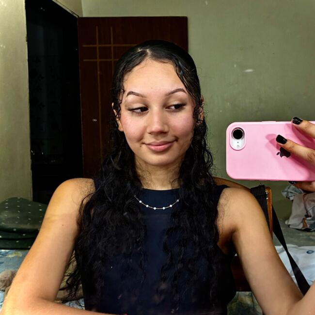 Babá em Manaus: Mirela