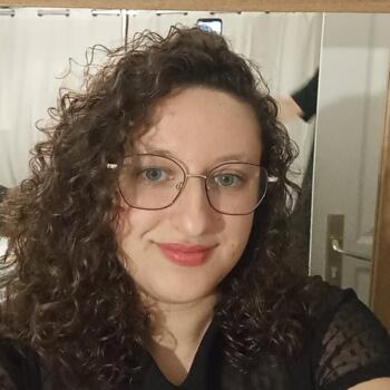 Baby-sitter Saint-Mesmes: Lenna