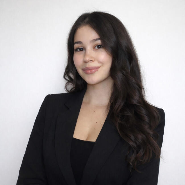 Babysitter in Paris: Serena