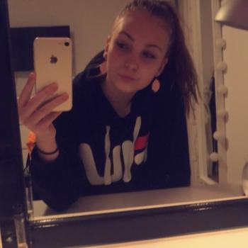 Babysitter in Älvängen: Julia