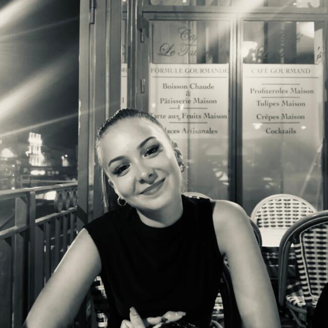 Babysitter in Sète: Clarisse