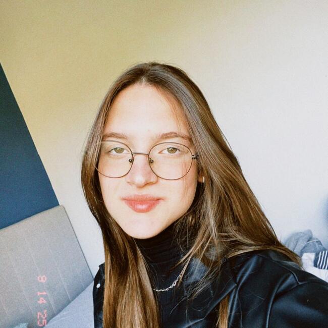 Babysitter in Erechim: Helena