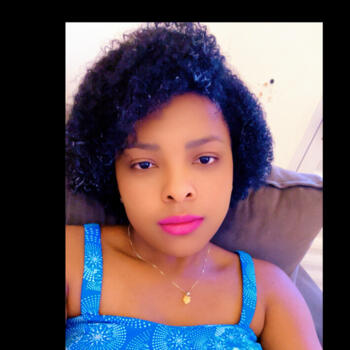 Babysitter Valparaíso de Goiás: Eva