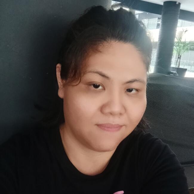 Pengasuh di Semenyih: Jenny chow
