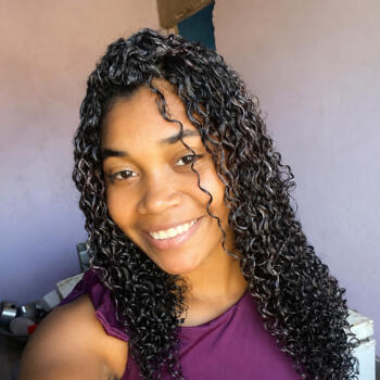 Babysitter in Barra do Choça: Ariane