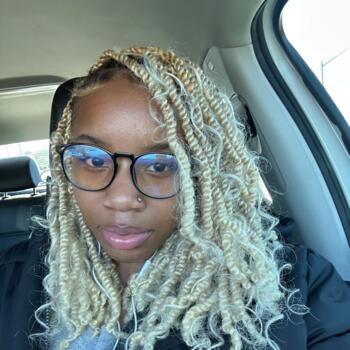 Babysitter in Woodbridge (Virginia): Alejandra