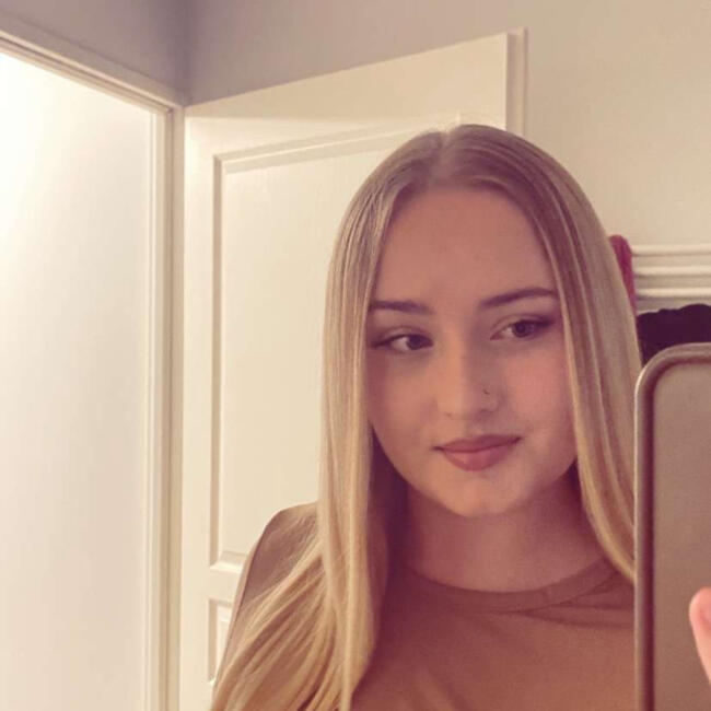 Babysitter in Poitiers: Juline