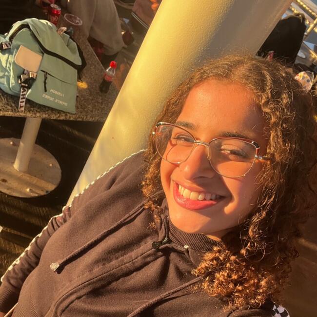 Babysitter in Praia Grande: Nadia