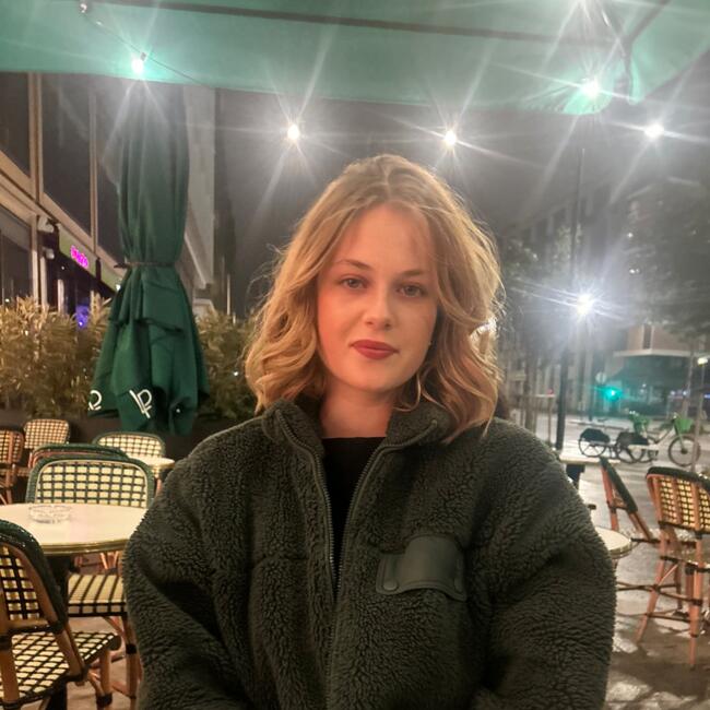 Babysitter in Colombes: Lucie