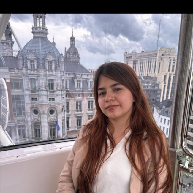 Babysitter in Antwerp: Elif
