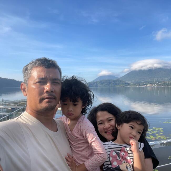 Lowongan pekerjaan babysitting di Jakarta: Dea Leo