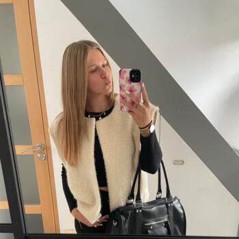 Babysitter in Tourcoing: Lea