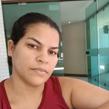 Babá em Recife: Flavia