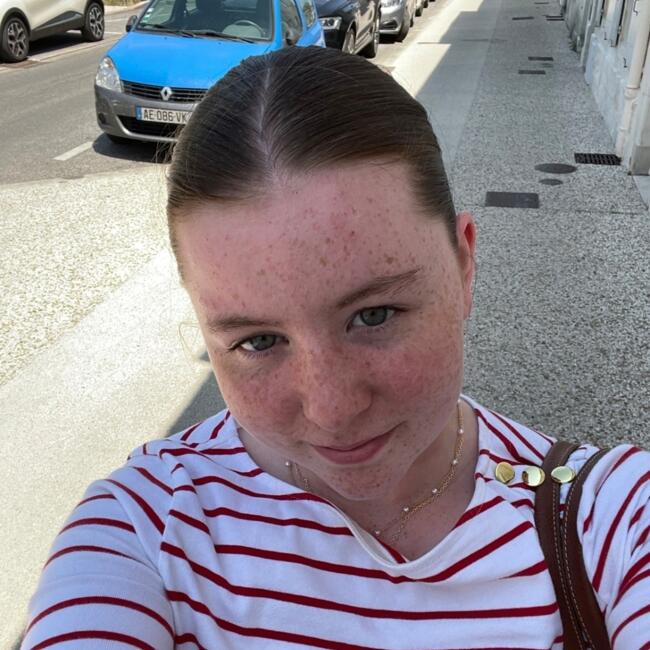 Babysitter in La Rochelle: Tessa
