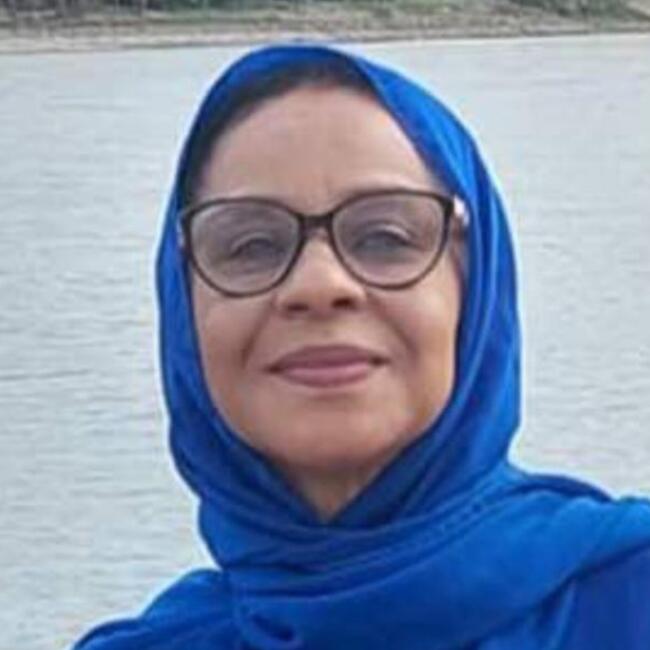 Babysitter in Senonchamps: Aicha