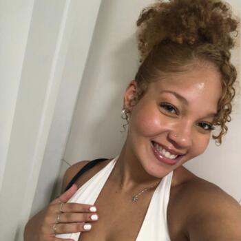 Babysitter in Salvador: Brenda