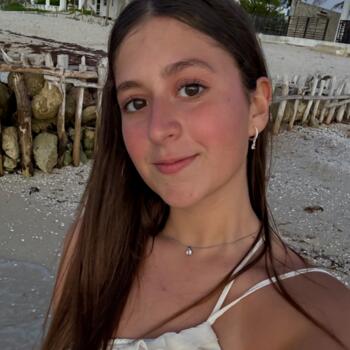 Babysitter in Monterrey: Lisa Gomez