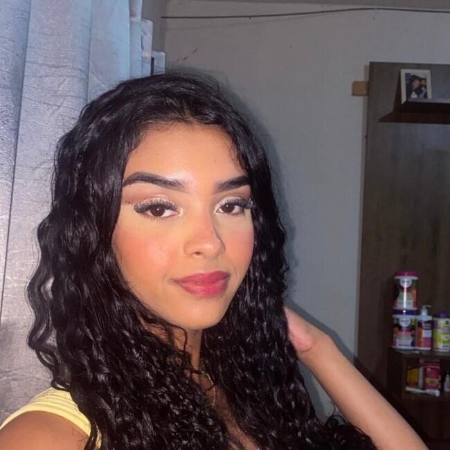 Babysitter in Uberlândia: Emilly cristine