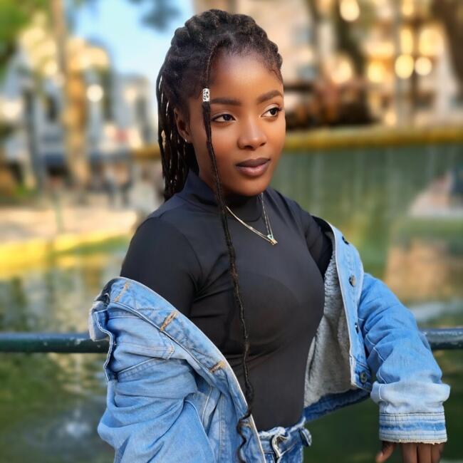 Babysitter in Curitiba: Chelsea