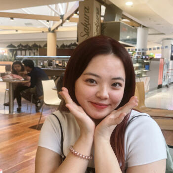 Baby-sitter in Canberra: Seven