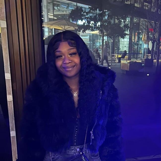 Babysitter in London: Nazzerah