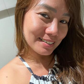 Babysitter in Muscat: Anne