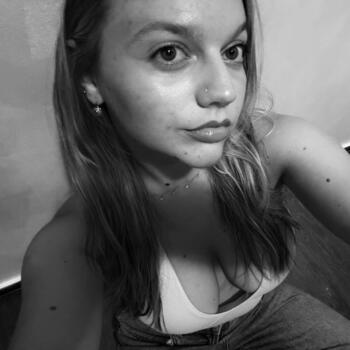 Babysitter in Ostra: Loredana