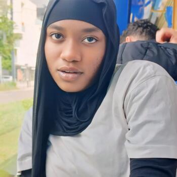 Babysitter in Saint-Fons: Mariama