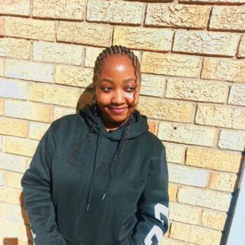 Babysitter in Port Elizabeth: Tinotenda