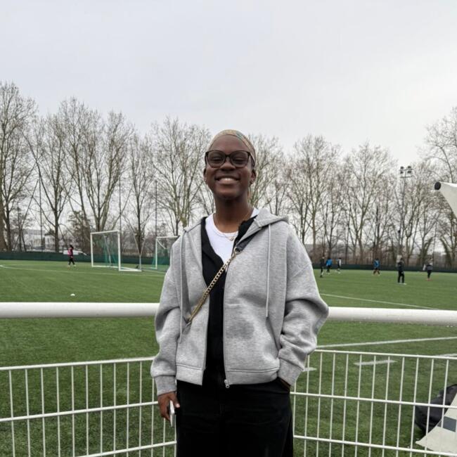 Babysitter in Argenteuil: Theresa