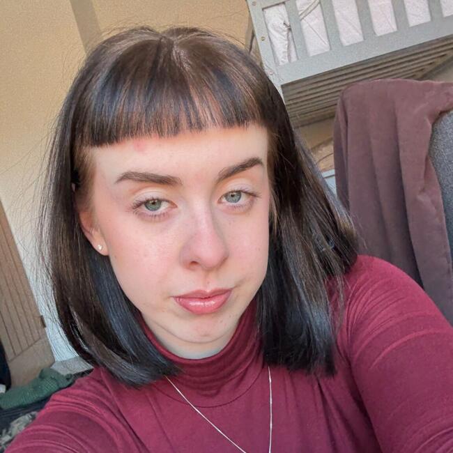 Babysitter in Bristol: Isabella