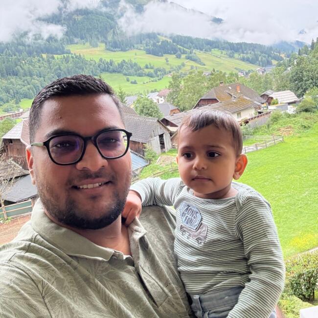 Oppaswerk in Den Haag: Amrish