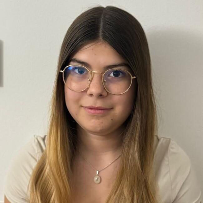 Babysitter in Mataró: Nayara