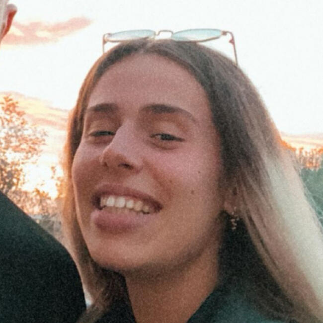 Babysitter in Longjumeau: Eva