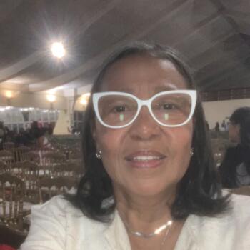 Babysitter Brasília: Eliana